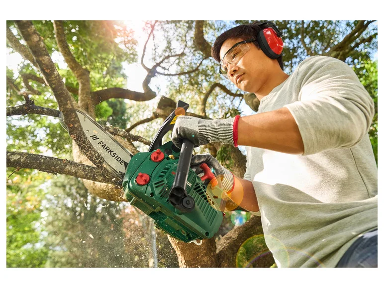 PARKSIDE® Tronçonneuse d'élagage à essence PBBPS 700 A1. 700 W