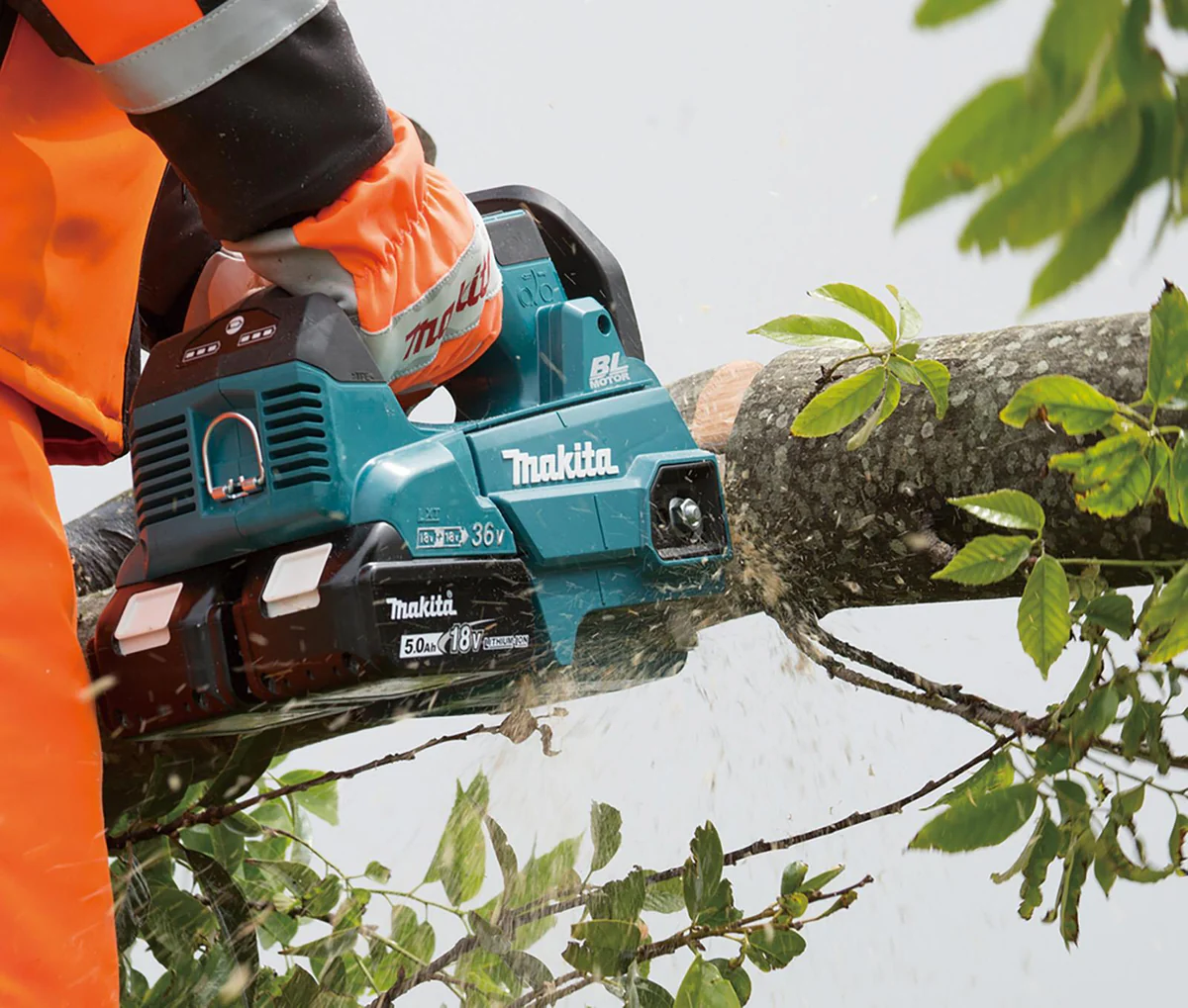 Makita Chainsaw Kit 30cm 12